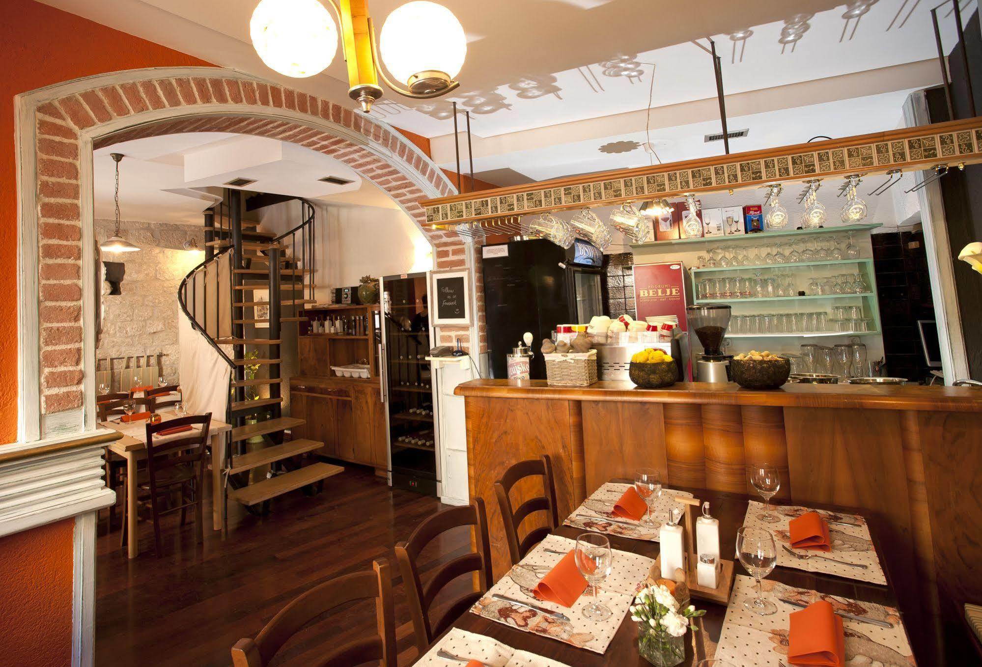 Vanjaka Bed And Breakfast Trogir Buitenkant foto